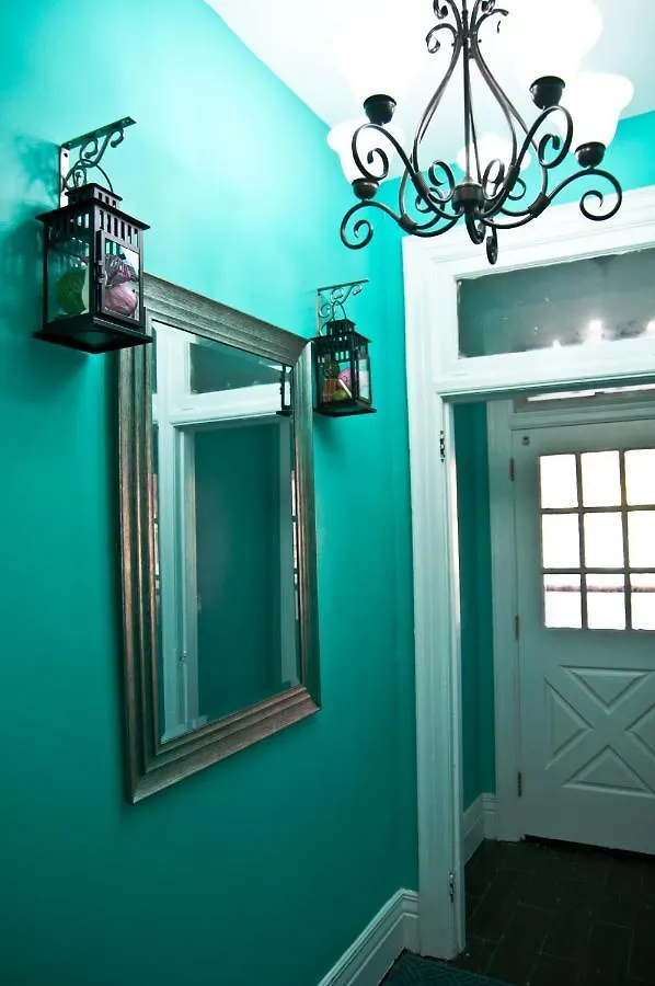 ホテルカラー キューブ ゲスト ハウス トロント ダウンタウン イースト ゲストハウス